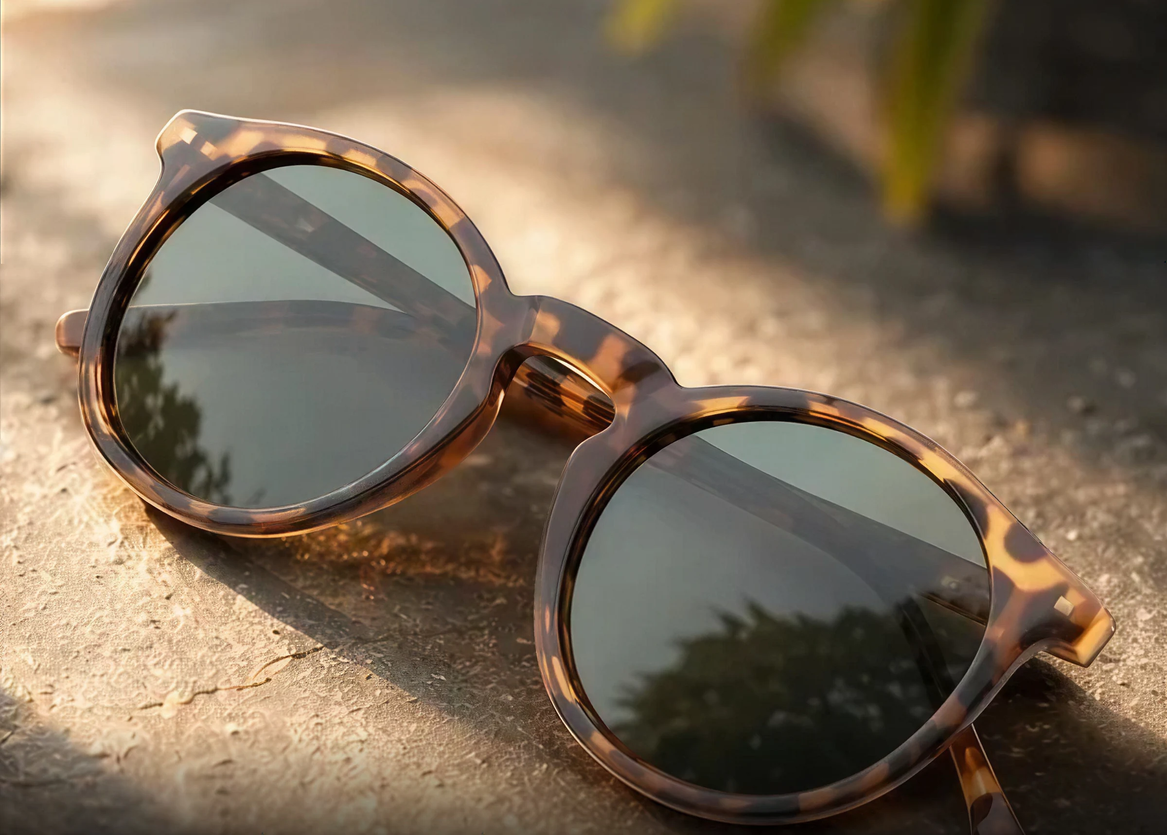 Close crop sunglasses output